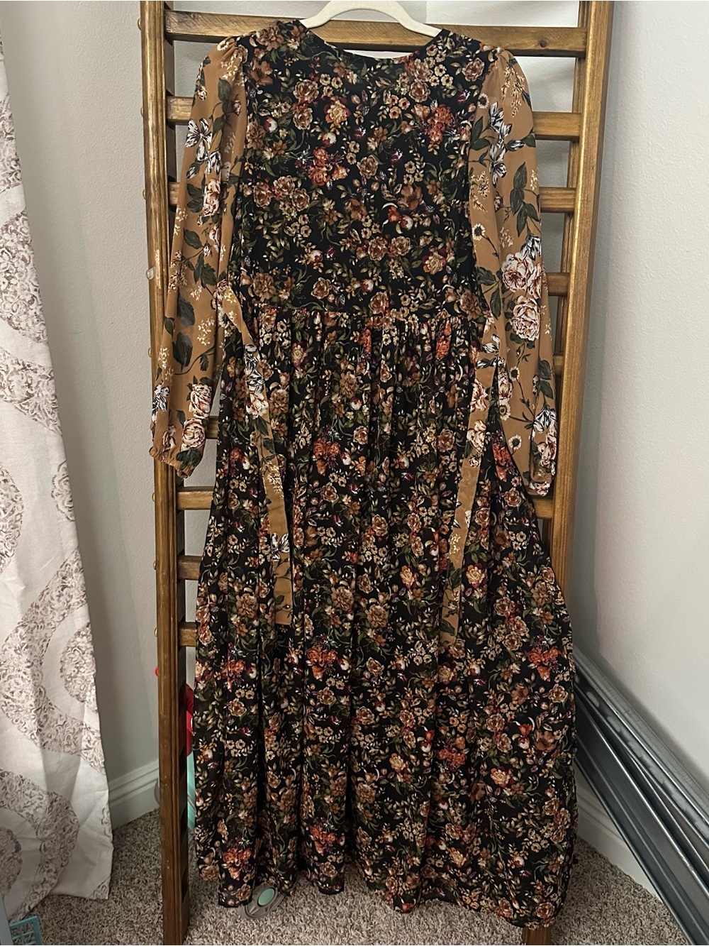 Women's Floral Maxi Dress in Black and Tan - Picture 4 of 5